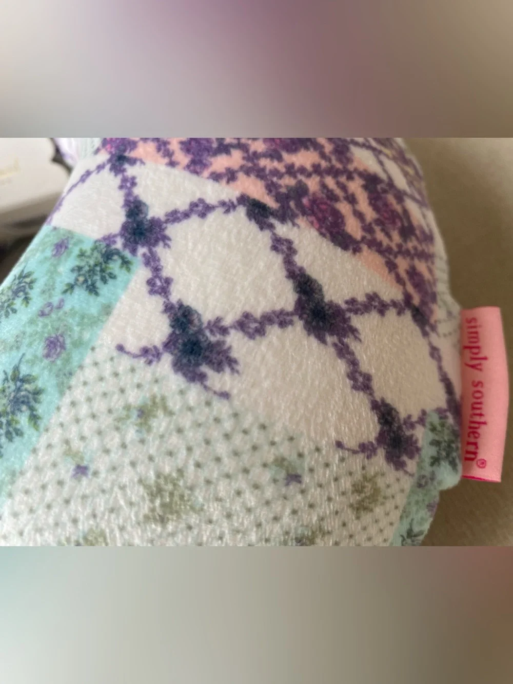 •NEW•Simply Southern Trellis Patchwork Memory Foam Travel Pillow